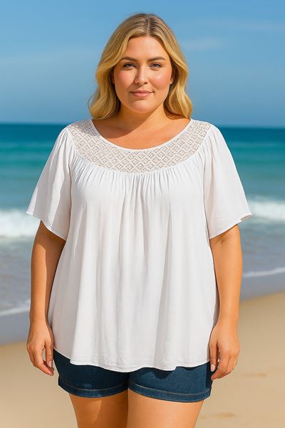 Immagine di QUALITY LIGHT VISCOSE TOP WITH LACE NECKLINE